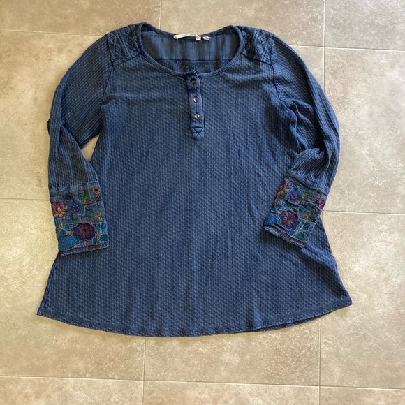 Tops - Soft Surroundings Waffle Knit Tunic Embroidered.